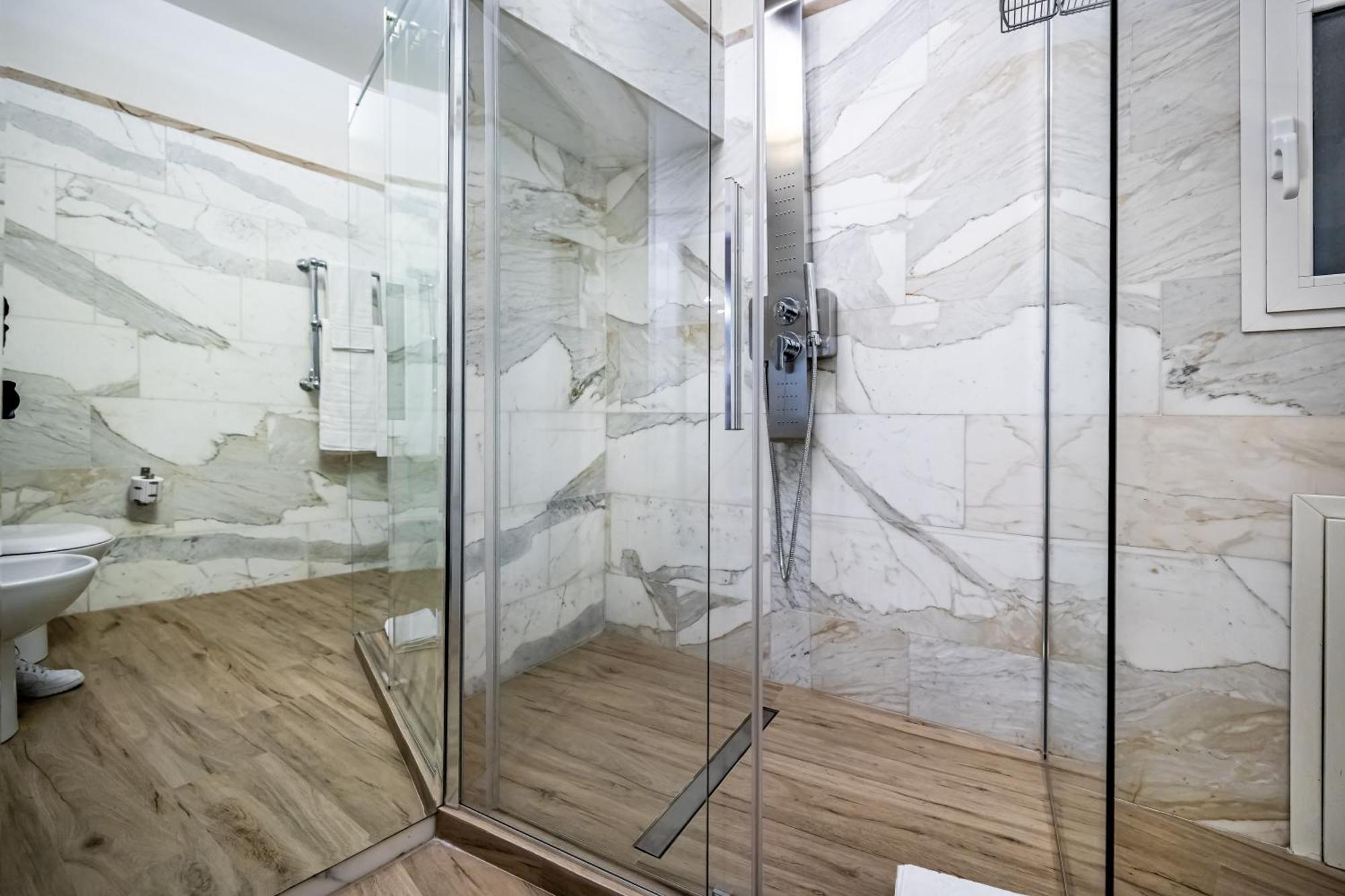 Yid Luxury Near Ponte Vecchio *