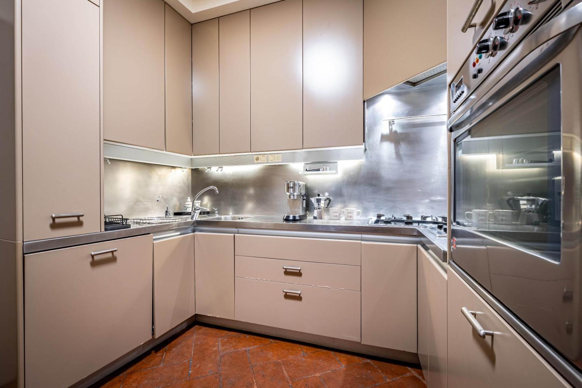 Yid Luxury Near Ponte Vecchio